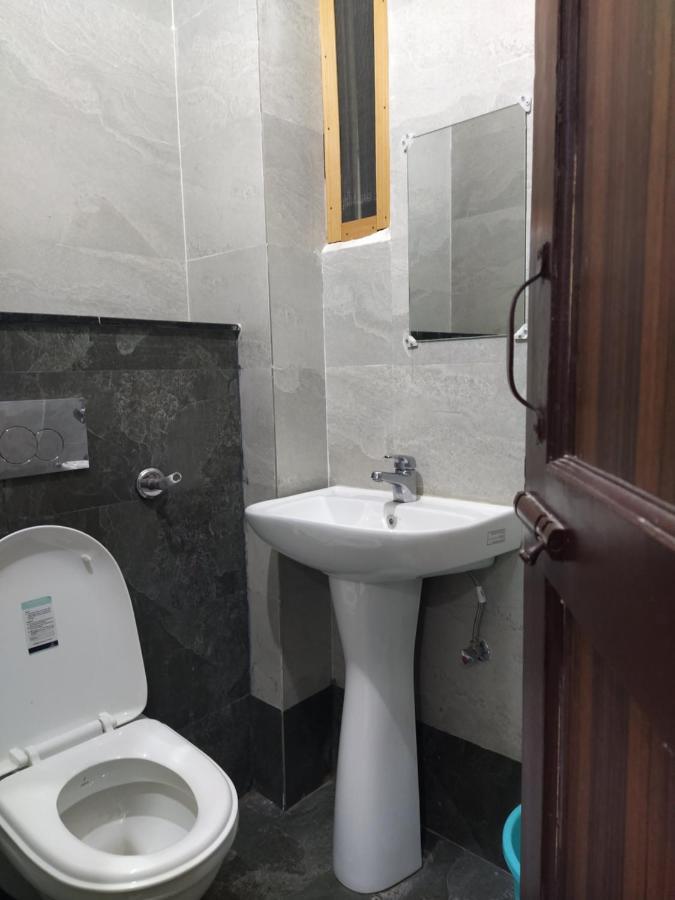 Hotel The Raja Palace Рішикеш Екстер'єр фото
